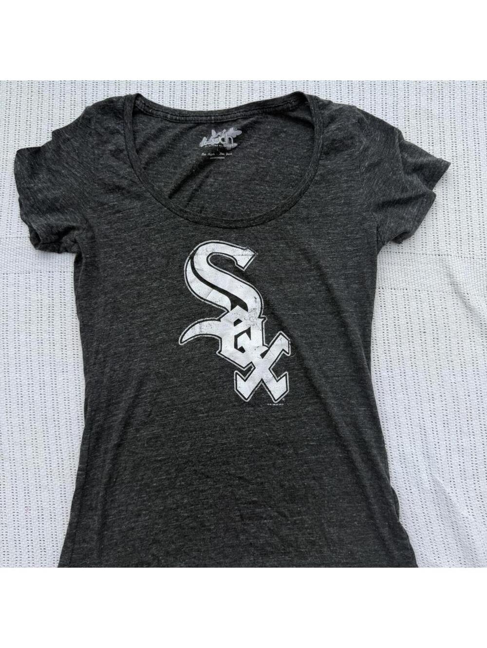 Touch by Alyssa Milano Chicago White Sox Scoop Neck T-Shirt Large